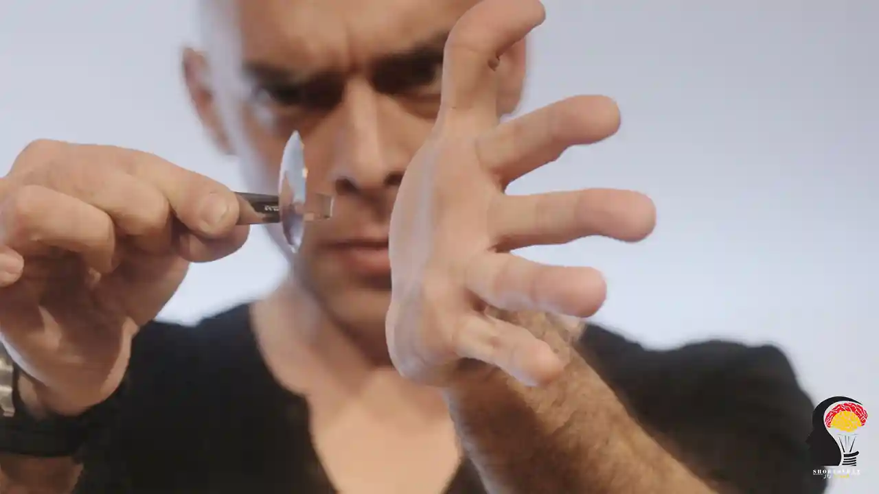 آموزش خم کردن قاشق با ذهن